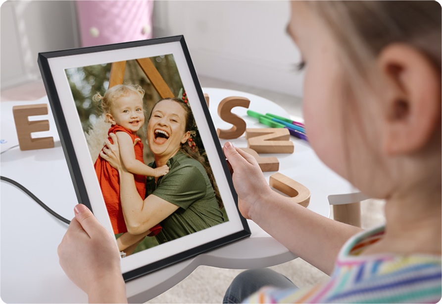 Euphro Frames: Unite Loved Ones Near and Far – Euphro Frames | A perfect  gift choice for any occasion. Capture every laugh, every celebration and  every milestone with the Euphro Digital Picture Frame.